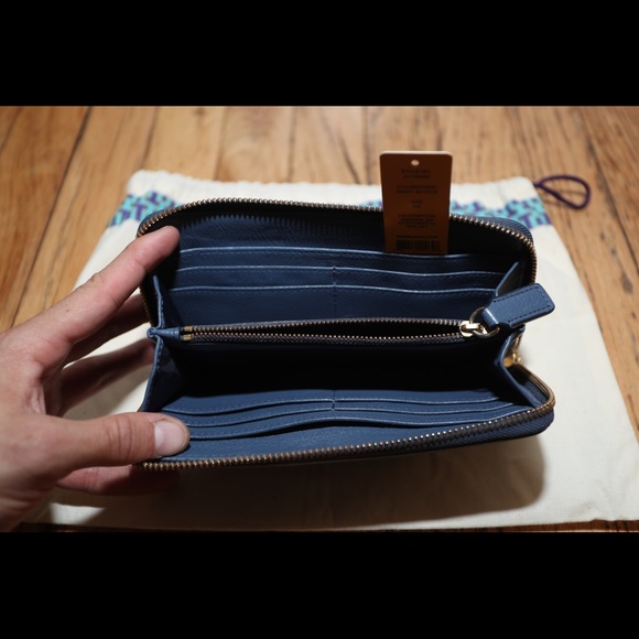 Tory Burch Wallet - Picture 4 of 5